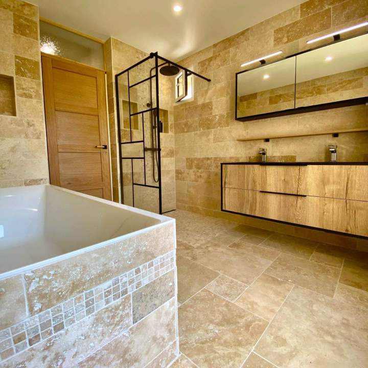 Rénovation de salle de bain, douches à l'italienne.